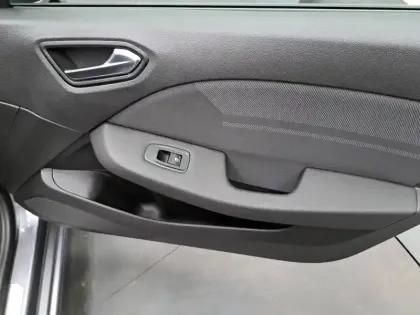 Photo 24 Renault Clio  E-Tech full hybrid 145