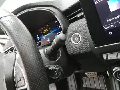 Photo 29 Renault Clio  E-Tech full hybrid 145