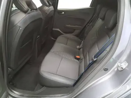 Photo 25 Renault Clio  E-Tech full hybrid 145