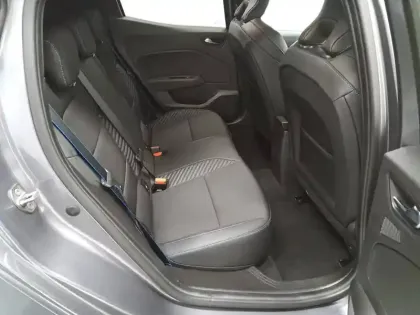 Photo 21 Renault Clio  E-Tech full hybrid 145