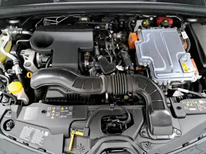 Photo 13 Renault Clio  E-Tech full hybrid 145