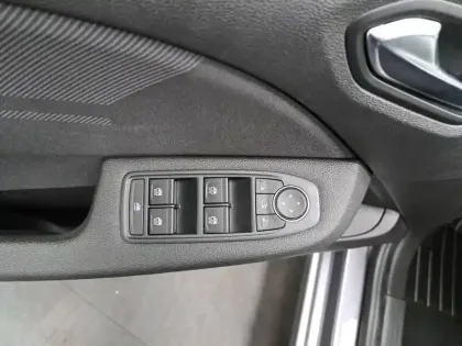 Photo 27 Renault Clio  E-Tech full hybrid 145