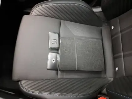 Photo 38 Renault Clio  E-Tech full hybrid 145