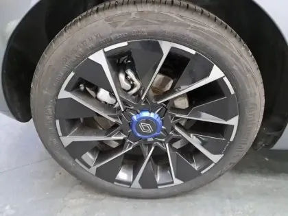 Photo 14 Renault Clio  E-Tech full hybrid 145