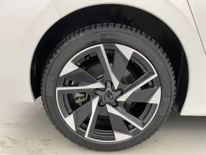 Photo 16 Peugeot 308  PHEV 180 e-EAT8