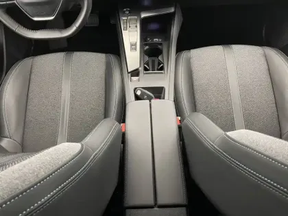 Photo 29 Peugeot 308  PHEV 180 e-EAT8