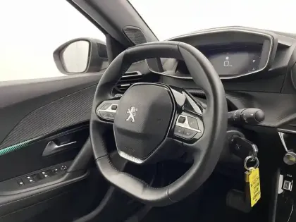 Photo 29 Peugeot 2008  PureTech 130 S&S EAT8