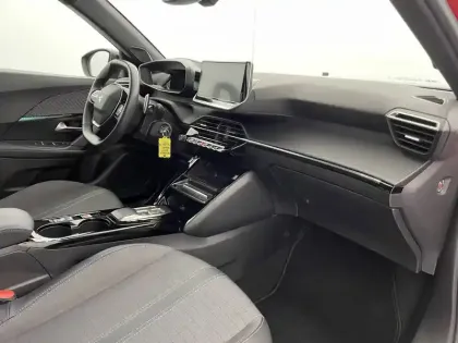 Photo 24 Peugeot 2008  PureTech 130 S&S EAT8