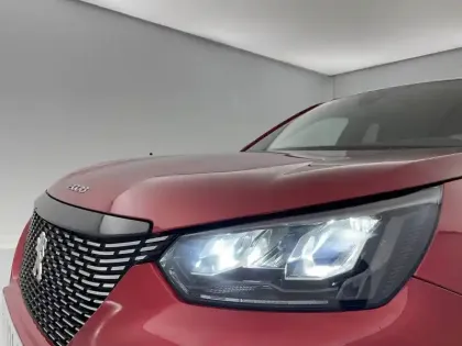 Photo 32 Peugeot 2008  PureTech 130 S&S EAT8