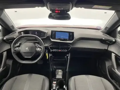 Photo 28 Peugeot 2008  PureTech 130 S&S EAT8