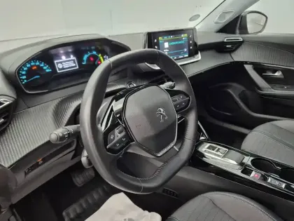 Photo 11 Peugeot 2008  Electrique 136 ch