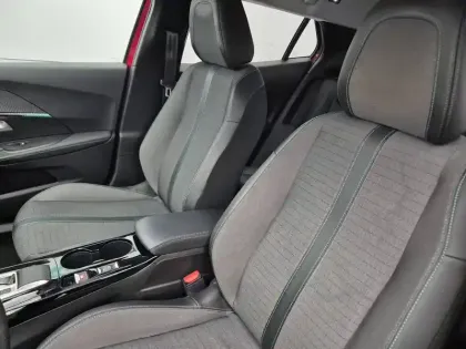 Photo 8 Peugeot 2008  Electrique 136 ch