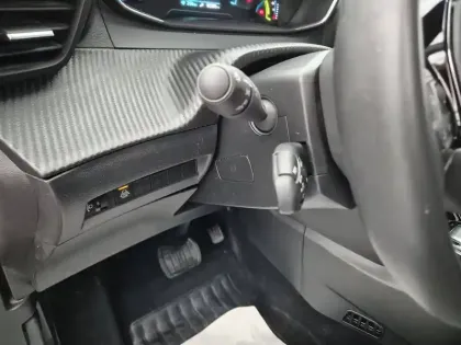 Photo 22 Peugeot 2008  Electrique 136 ch