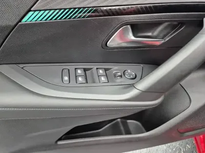 Photo 21 Peugeot 2008  Electrique 136 ch