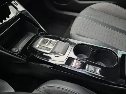 Photo 12 Peugeot 2008  Electrique 136 ch