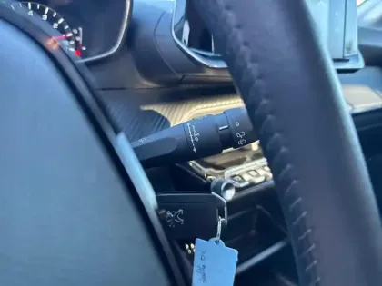 Photo 17 Peugeot 208  PureTech 75 S&S BVM5 Active Pack