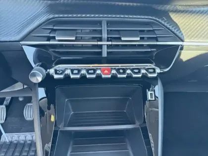 Photo 12 Peugeot 208  PureTech 75 S&S BVM5 Active Pack