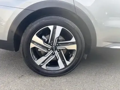 Photo 7 Kia Sorento  1.6 T-GDi 265ch PHEV Design BVA6 4x4 7 places