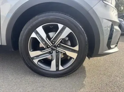 Photo 6 Kia Sorento  1.6 T-GDi 265ch PHEV Design BVA6 4x4 7 places