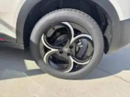 Photo 14 Alfa Romeo Junior  1.2 Ibrida 136ch Speciale DCT6