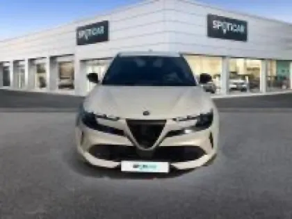 Photo 1 Alfa Romeo Junior  1.2 Ibrida 136ch Speciale DCT6