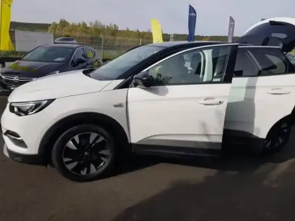 Photo 9 Opel Grandland X  1.2 Turbo 130ch Design Line BVA