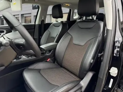 Photo 9 Jeep Compass  1.3 Turbo T4 240ch PHEV 4xe Overland AT6 eAWD