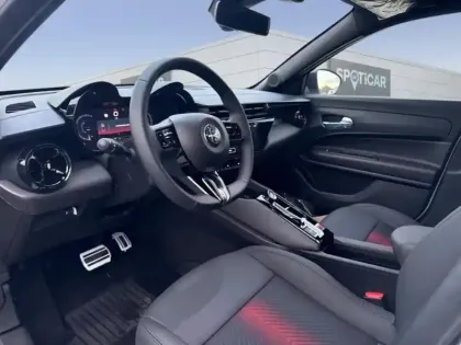 Photo 8 Alfa Romeo Junior  1.2 Ibrida 136ch Speciale DCT6