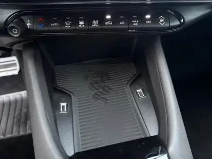 Photo 13 Alfa Romeo Junior  1.2 Ibrida 136ch Speciale DCT6