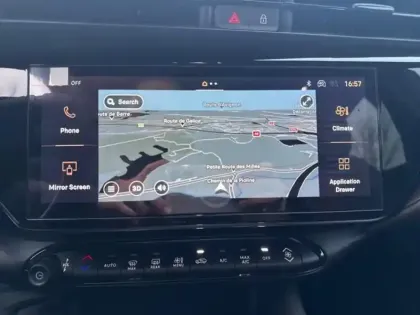 Photo 14 Alfa Romeo Junior  1.2 Ibrida 136ch Speciale DCT6