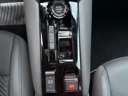 Photo 12 Alfa Romeo Junior  1.2 Ibrida 136ch Speciale DCT6