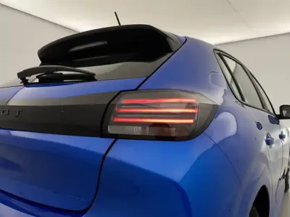 Photo 57 Peugeot 208  PureTech 100 S&S BVM6