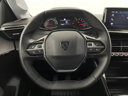 Photo 84 Peugeot 208  PureTech 100 S&S BVM6