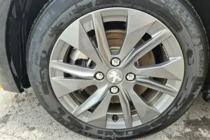 Photo 12 Peugeot 208  Electrique 50 kWh 136ch