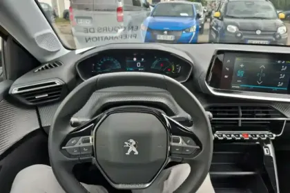 Photo 17 Peugeot 208  Electrique 50 kWh 136ch