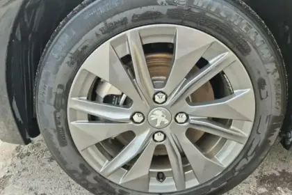 Photo 11 Peugeot 208  Electrique 50 kWh 136ch