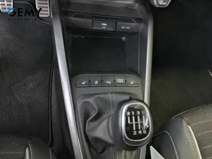 Photo 16 Kia Stonic  1.0 T-GDi 100 ch BVM6