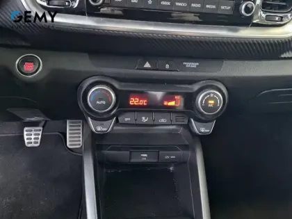 Photo 15 Kia Stonic  1.0 T-GDi 100 ch BVM6