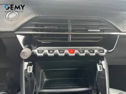 Photo 13 Peugeot 208  Electrique 50 kWh 136ch