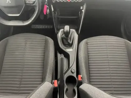 Photo 24 Peugeot 208  PureTech 75 S&S BVM5