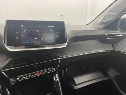 Photo 30 Peugeot 208  PureTech 75 S&S BVM5