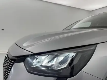 Photo 33 Peugeot 208  Electrique 50 kWh 136ch