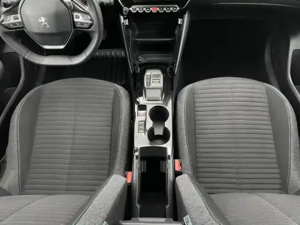 Photo 27 Peugeot 208  Electrique 50 kWh 136ch