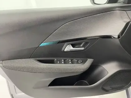 Photo 26 Peugeot 208  Electrique 50 kWh 136ch