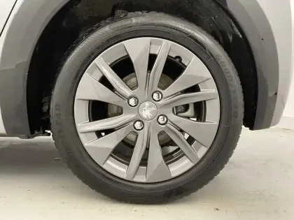 Photo 16 Peugeot 208  Electrique 50 kWh 136ch