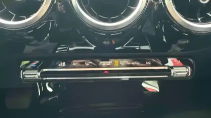 Photo 15 Mercedes Classe A  200 7G-DCT