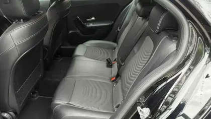 Photo 17 Mercedes Classe A  200 7G-DCT