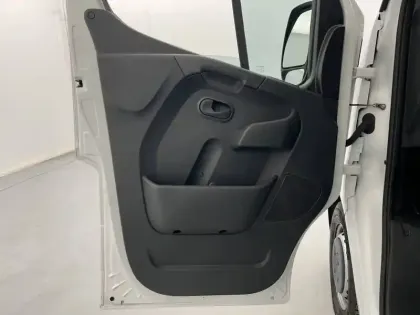 Photo 19 Renault Master  FGN TRAC F3300 L2H2 BLUE DCI 150