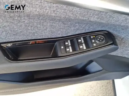 Photo 11 Renault Espace  E-Tech full hybrid 200 GSR2