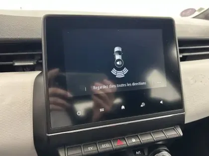 Photo 28 Renault Clio  E-Tech 140 - 21